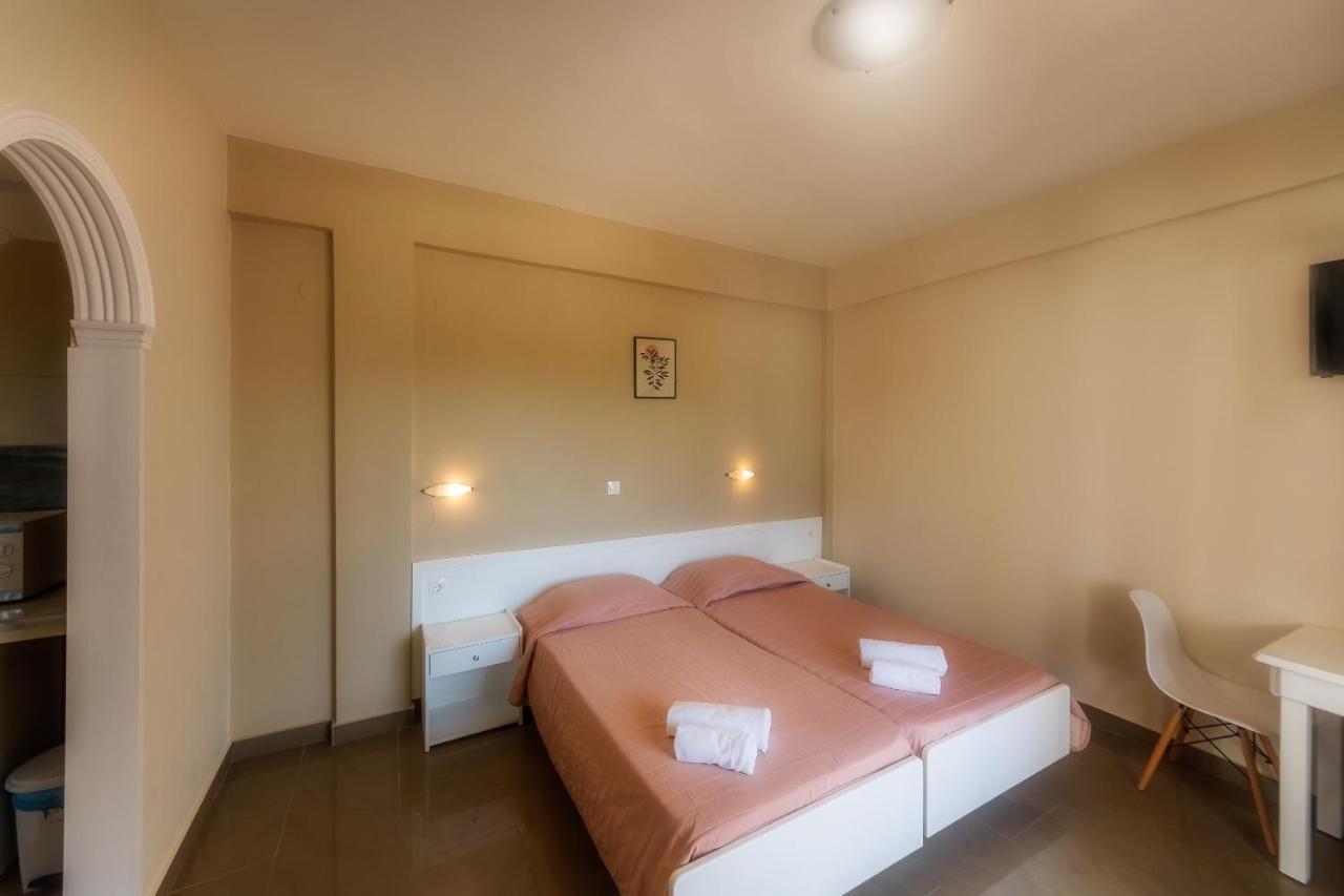 Chandris Apartments Kavos Exterior photo